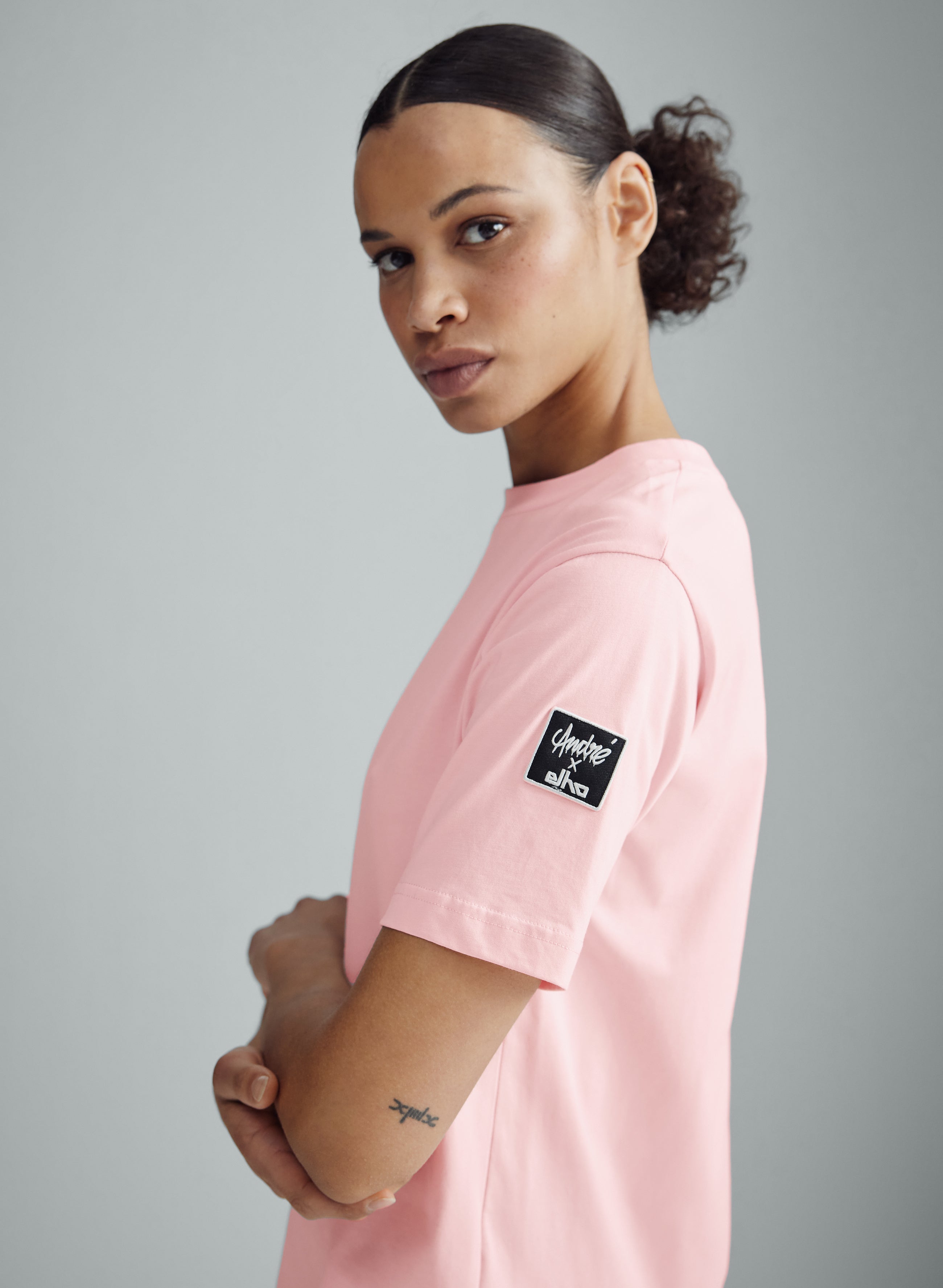 Omega André x ELHO - T-Shirt